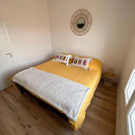 Holiday home Charmante Maison De Gros-jonc