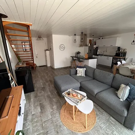Holiday home Charmante Maison De Gros-jonc *