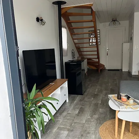 Holiday home Charmante Maison De Gros-jonc *